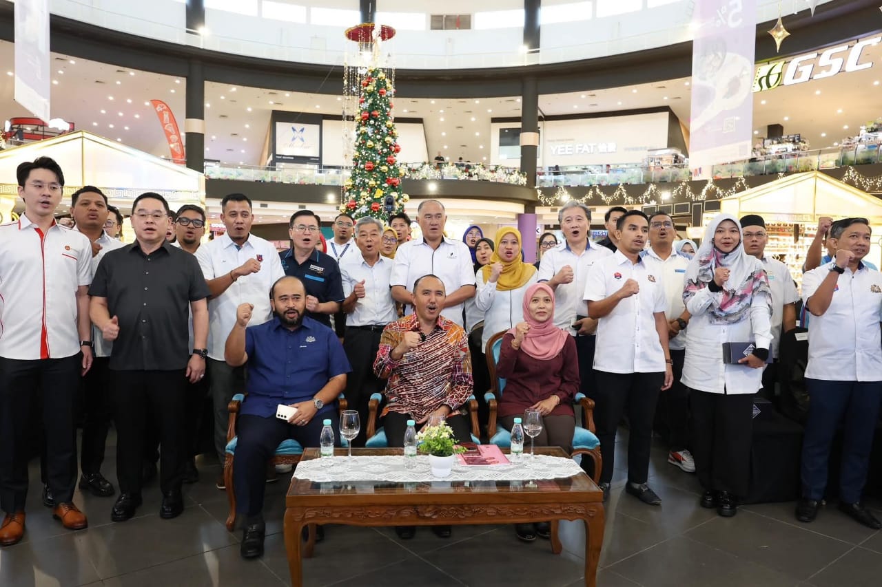  ஜொகூர் காசிஹ் வீடு தொடக்கவிழா! டத்தோ’ ஹாஜி ஜாப்னி முகமது ஷுக்கோர் தொடக்கி வைத்தார் 