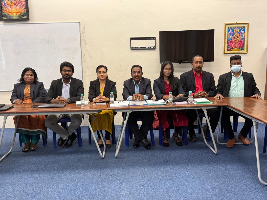 மலேசிய கல்விக்கோன் கல்வி மேம்பாட்டு அமைப்பு ஏற்பாட்டில்  பாராட்டு விழா