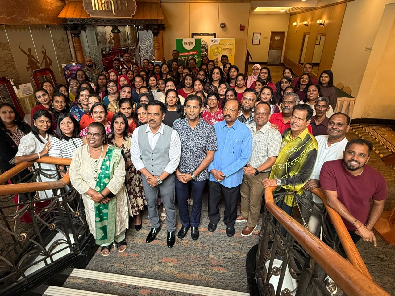 தன்னை மெழுகுவர்த்தியாய் உறுக்கி எதிர்காலத் தலைவர்களை உருவாக்கும் சாதனைச் சுடர் ஆசிரியர்!-டத்தோஶ்ரீ கா. புலவேந்திரன்