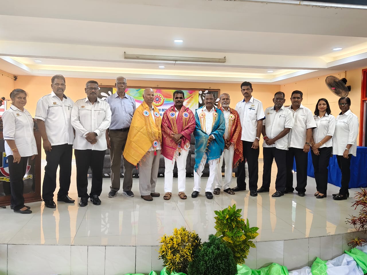 கீழ்  பேராக் மாவட்ட ஆசிரியர்கள் பங்கேற்ற &ldquo;ஸ்கை மனவளக்கலை&rdquo; யோகா பயிலரங்கம்..!