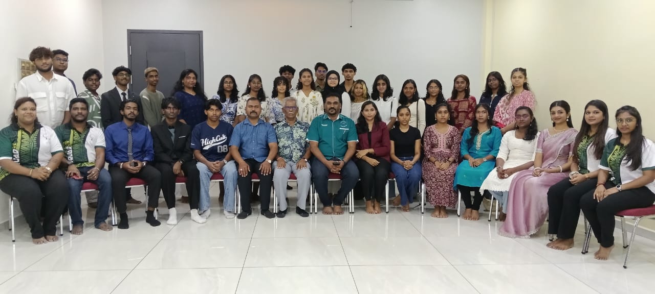 22 ஆண்டுகள் கல்விச் சேவையில் பெருமை சேர்த்த சினாரன் இன்டென்சிப் ட்யூஷன் மையம் &ndash; எஸ்.பி.எம் 2025 தேர்வில் 53 மாணவர்கள் நேரடி A