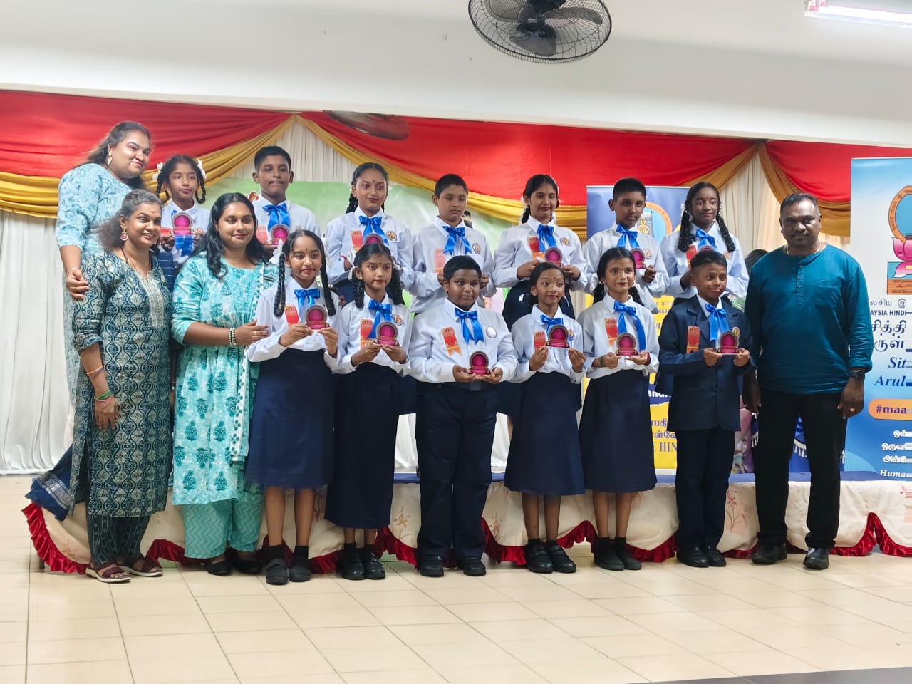 சித்தியவான் முக்கிம் புண்டுட் தமிழ்ப்பள்ளி வளாகமே தமிழால் மணந்தது ; டத்தோ சிவநேசன் பாராட்டு..!