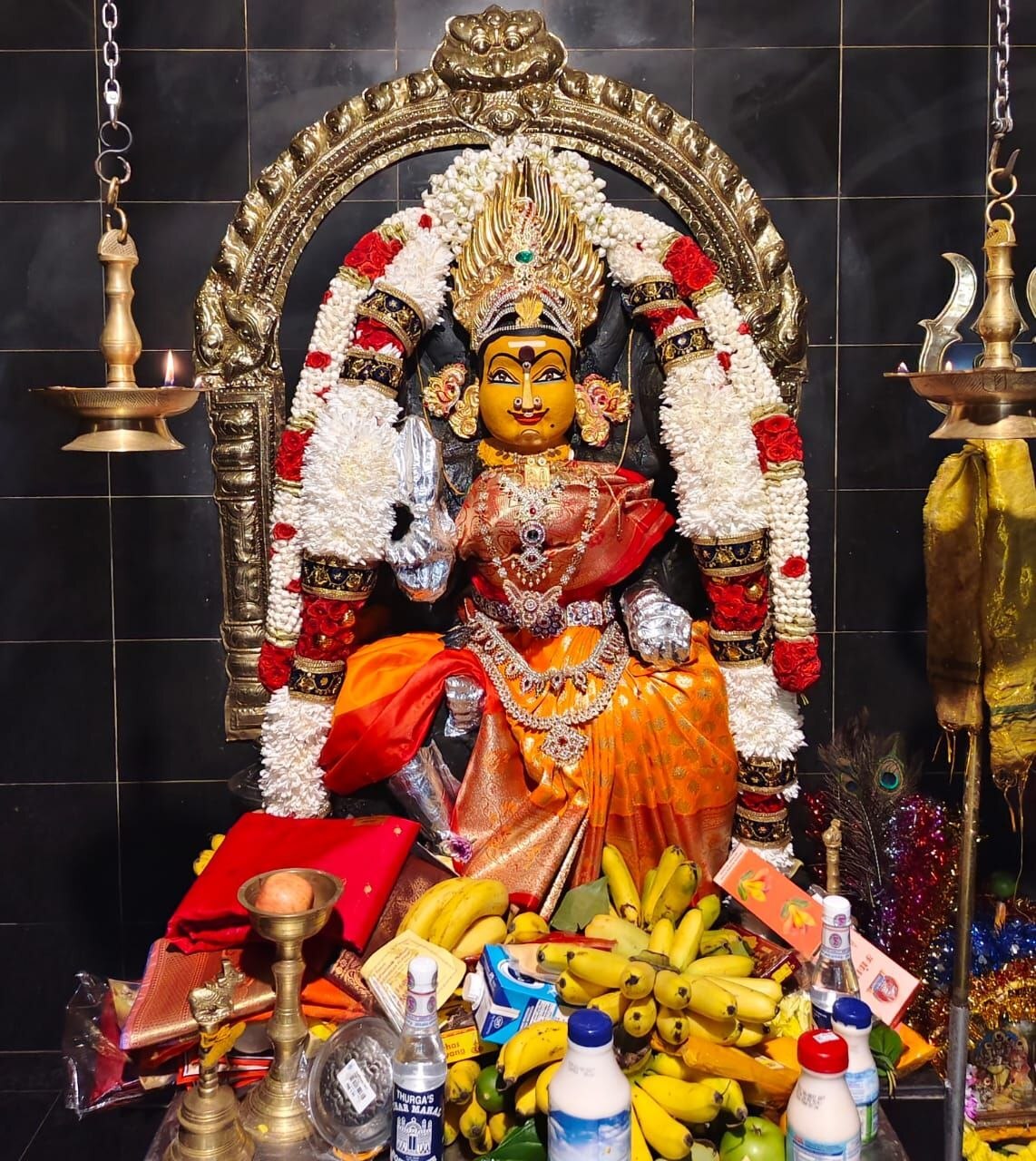 மூன்று நாள்கள் பக்தி வெள்ளத்தில் சுங்கை பெசார் ஸ்ரீ மகா மாரியம்மன் ஆலயம். கரகம் முதல் மஞ்சள் நீராட்டு வரை அம்மன் திருவிழா கோலாகலம்!