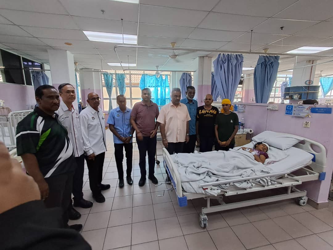 தைப்பூச வழிபாட்டிற்கு பின்னர்  வீடு திரும்பிய இந்தியச் சிறுமி சாலை விபத்தில் படுகாயம்!