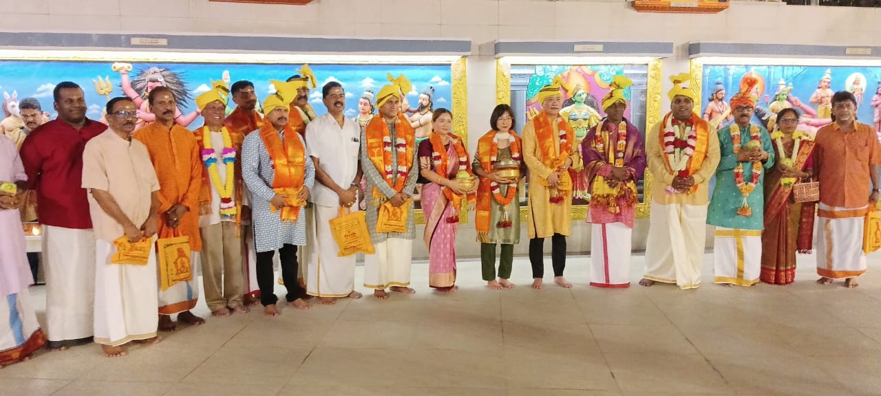 219வது போலீஸ் தினத்தை முன்னிட்டு அருள்மிகு ராஜமாரியம்மன் தேவஸ்தானத்தில் சிறப்பு பிரார்த்தனை பூஜை