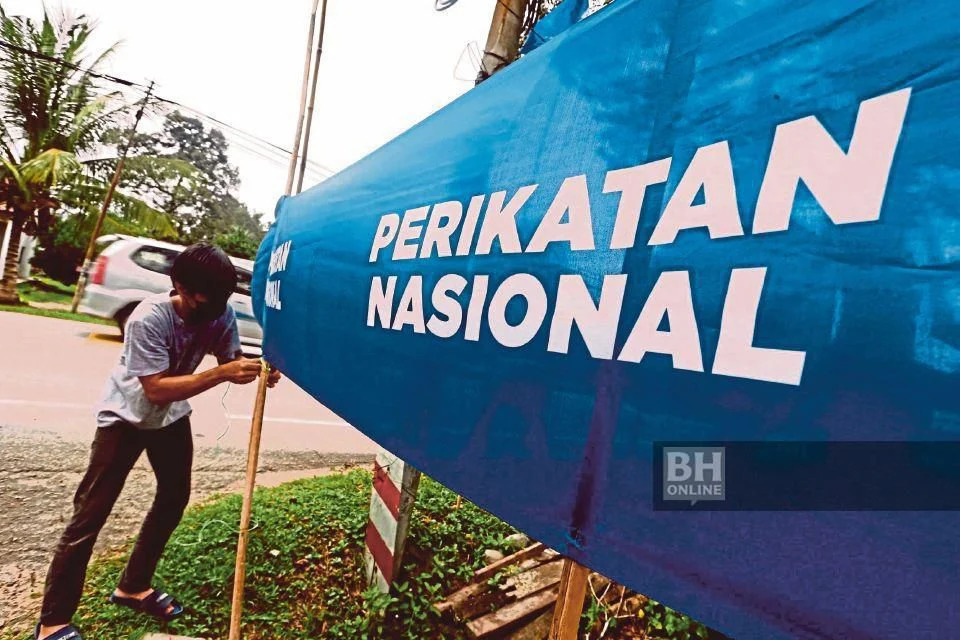 PAS adakan mesyuarat tergempar di kediaman MB Terengganu, pimpinan enggan temui media