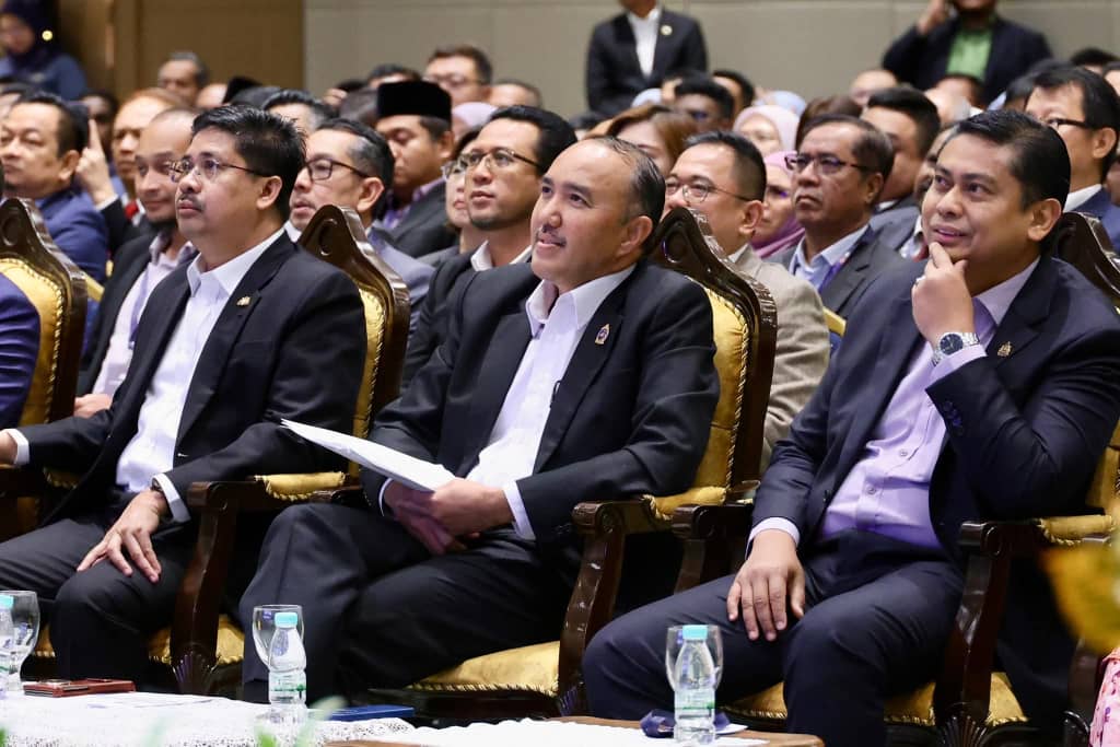 ஜொகூர் மாநில உள்ளூர் அதிகாரம் மன்ற உறுப்பினர்கள் மாநாடு 2025&ndash;ஐ டத்தோ&rsquo; ஜஃப்னி திறந்து வைத்தார்.